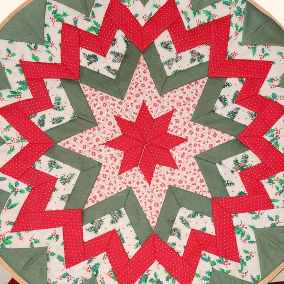 Vintage Handmade Christmas Star Quilt Square Large Wall Hanging Hoop Decor 14" - Picture 3 of 4
